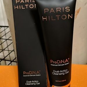 Paris Hilton Dual Acting Cleansing Gel